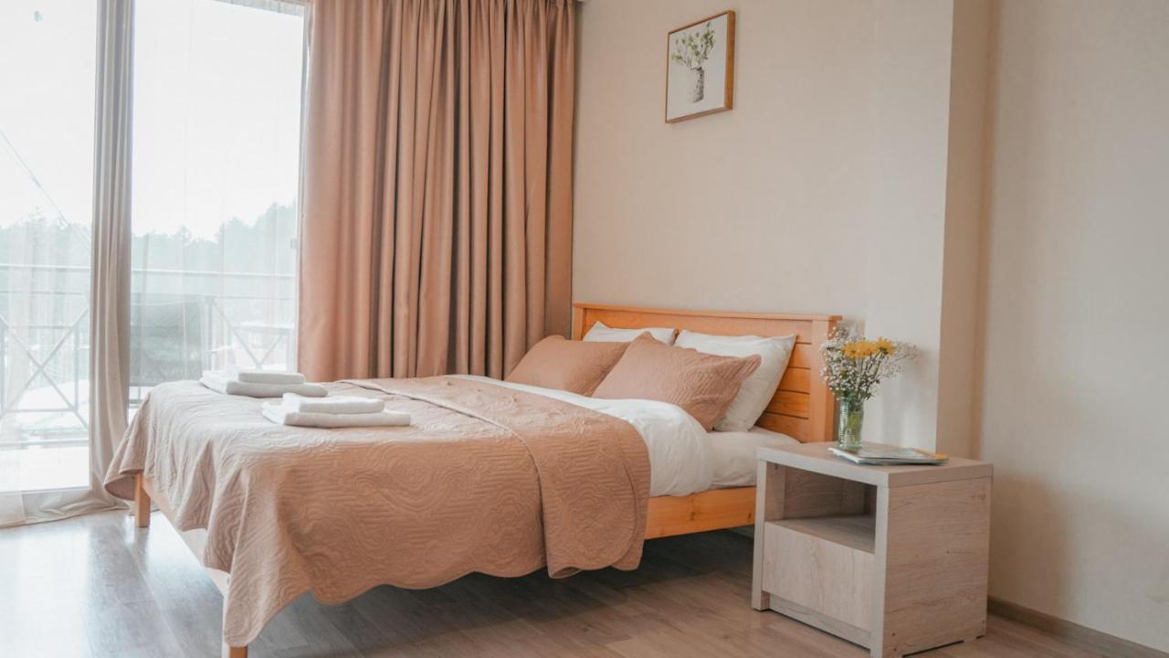 Hotel Surami Buitenkant foto