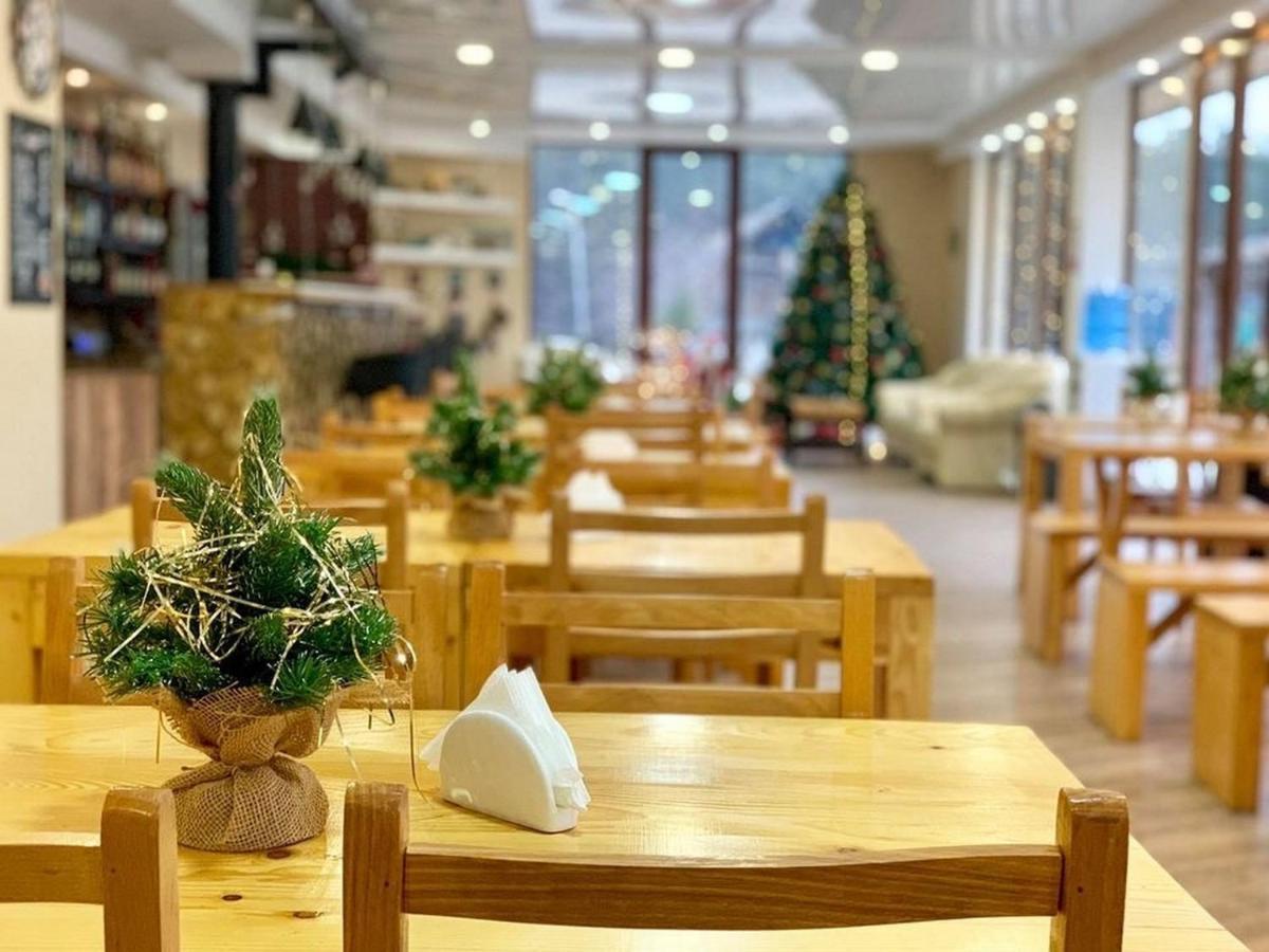 Hotel Surami Buitenkant foto
